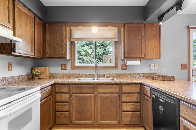 1527 Holley STREET, Holmen, WI 54636