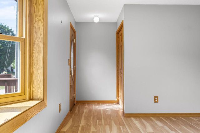 1527 Holley STREET, Holmen, WI 54636