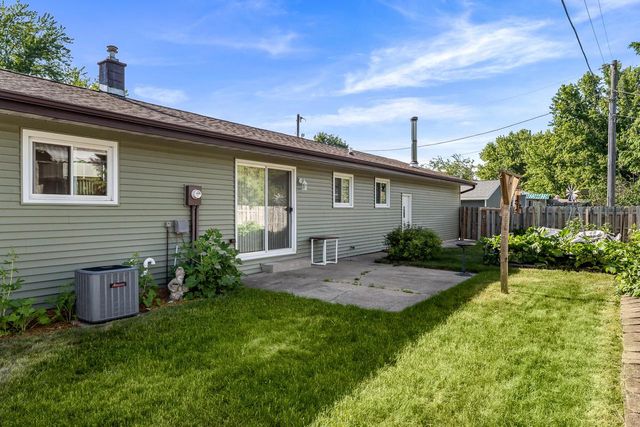 1527 Holley STREET, Holmen, WI 54636