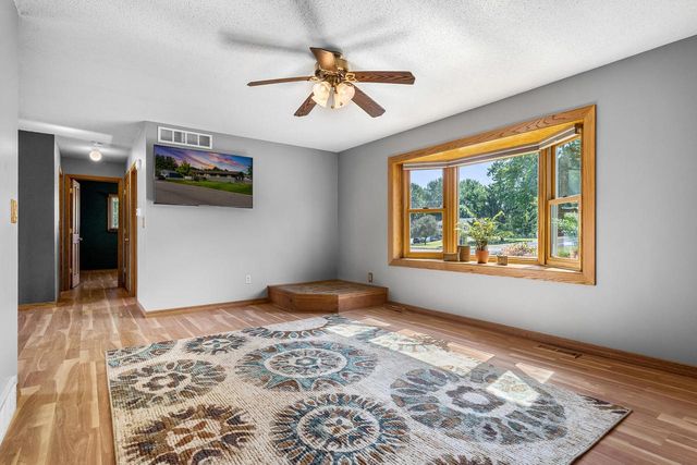 1527 Holley STREET, Holmen, WI 54636