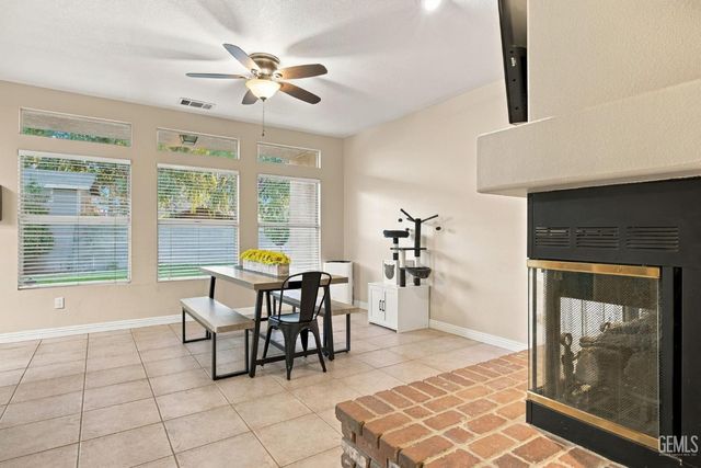 6705 Tiber River Lane, Bakersfield, CA 93308