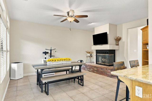 6705 Tiber River Lane, Bakersfield, CA 93308