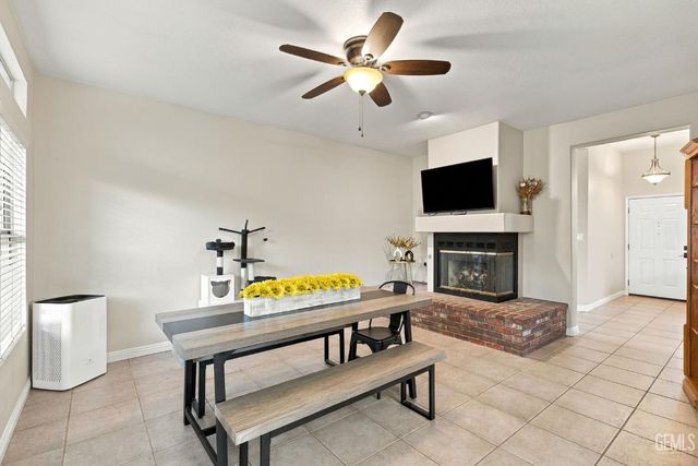 6705 Tiber River Lane, Bakersfield, CA 93308
