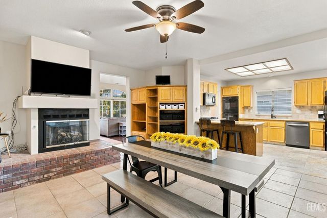 6705 Tiber River Lane, Bakersfield, CA 93308