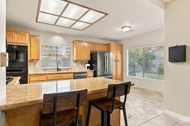 6705 Tiber River Lane, Bakersfield, CA 93308