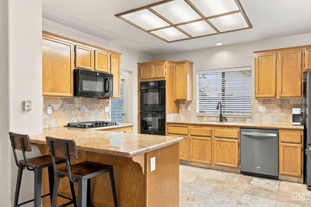 6705 Tiber River Lane, Bakersfield, CA 93308