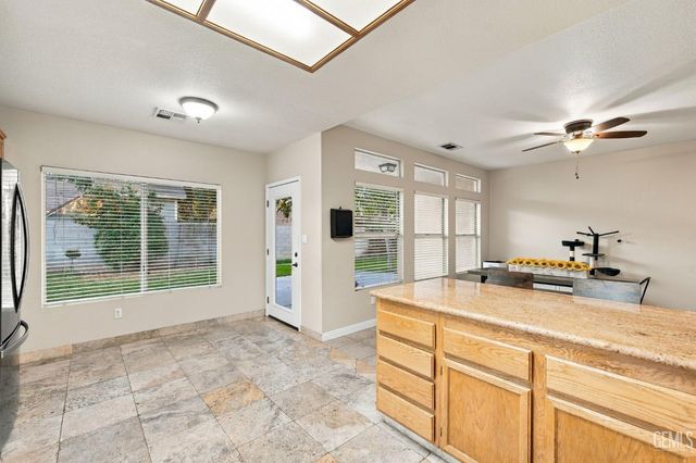 6705 Tiber River Lane, Bakersfield, CA 93308