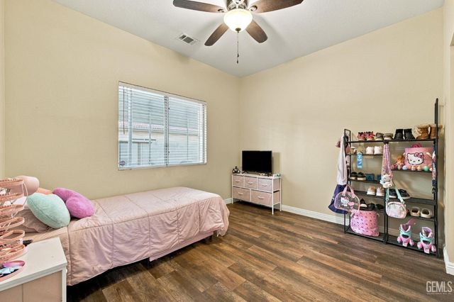 6705 Tiber River Lane, Bakersfield, CA 93308