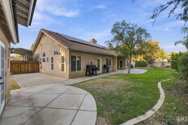 6705 Tiber River Lane, Bakersfield, CA 93308