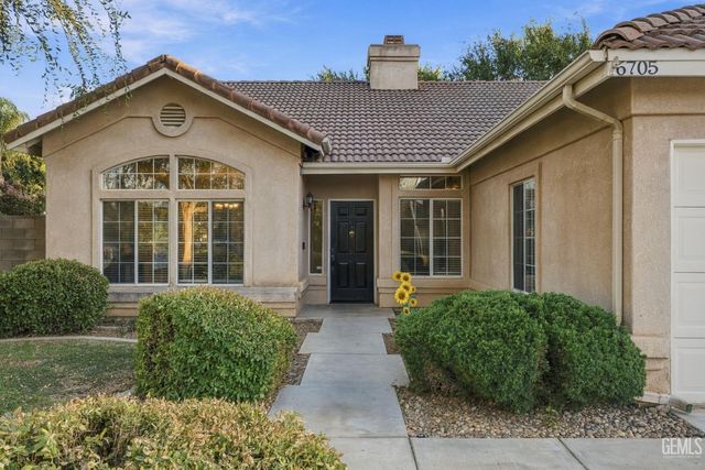 6705 Tiber River Lane, Bakersfield, CA 93308