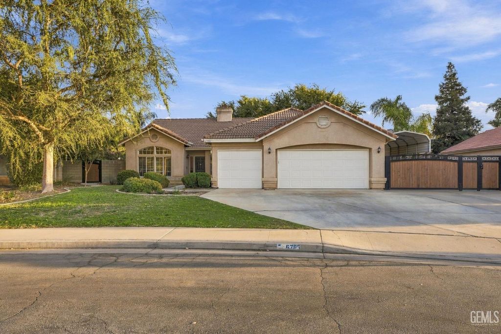 6705 Tiber River Lane, Bakersfield, CA 93308