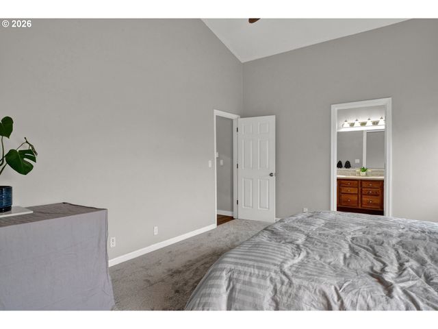 6050 PEBBLE Ct, Springfield, OR 97478