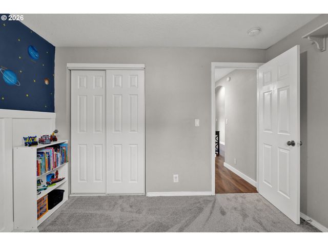 6050 PEBBLE Ct, Springfield, OR 97478