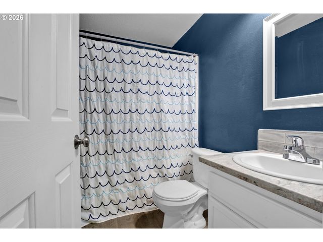 6050 PEBBLE Ct, Springfield, OR 97478