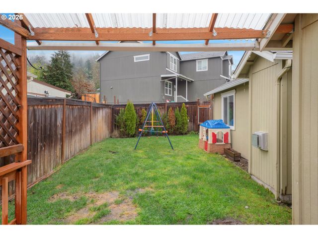 6050 PEBBLE Ct, Springfield, OR 97478