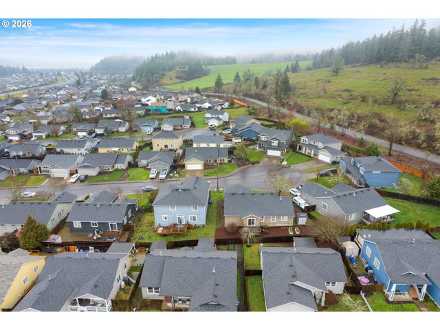 6050 PEBBLE Ct, Springfield, OR 97478