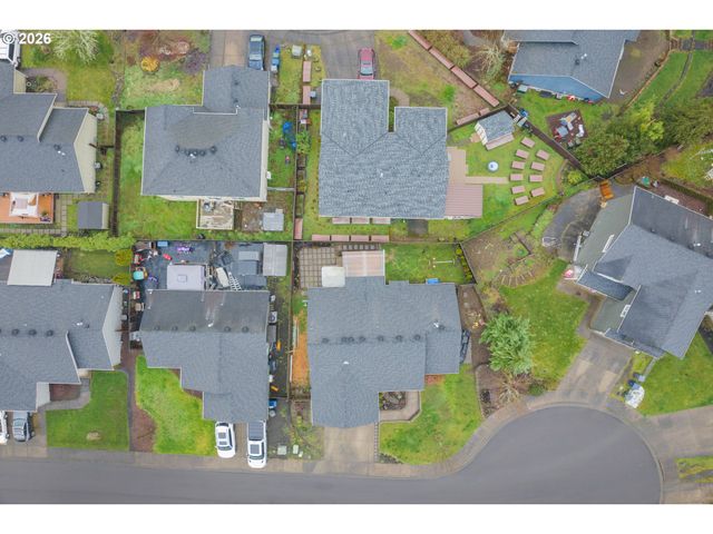 6050 PEBBLE Ct, Springfield, OR 97478