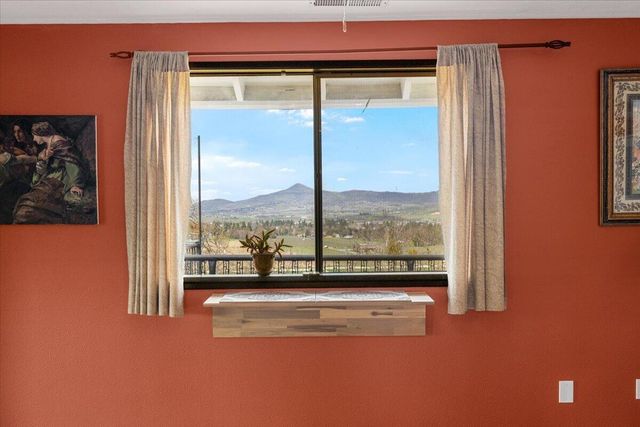 345 Carmen Road, Talent, OR 97540