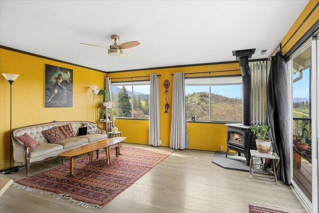 345 Carmen Road, Talent, OR 97540