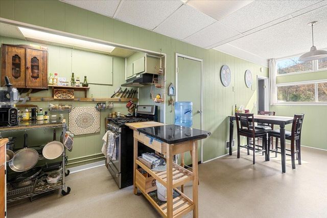 345 Carmen Road, Talent, OR 97540