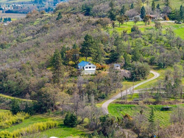 345 Carmen Road, Talent, OR 97540