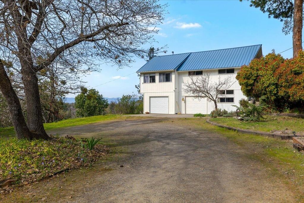 345 Carmen Road, Talent, OR 97540