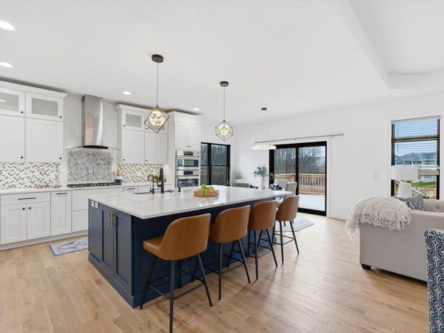 6817 Timber Court, Bettendorf, IA 52722