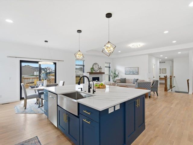 6817 Timber Court, Bettendorf, IA 52722