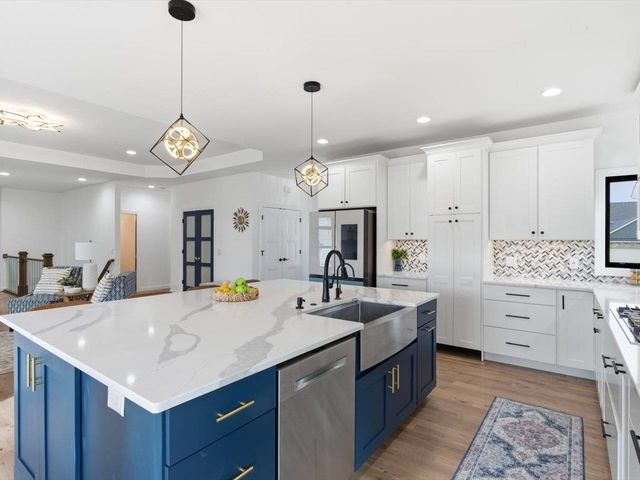 6817 Timber Court, Bettendorf, IA 52722