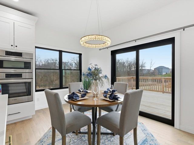 6817 Timber Court, Bettendorf, IA 52722