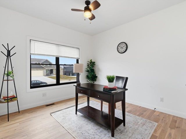 6817 Timber Court, Bettendorf, IA 52722