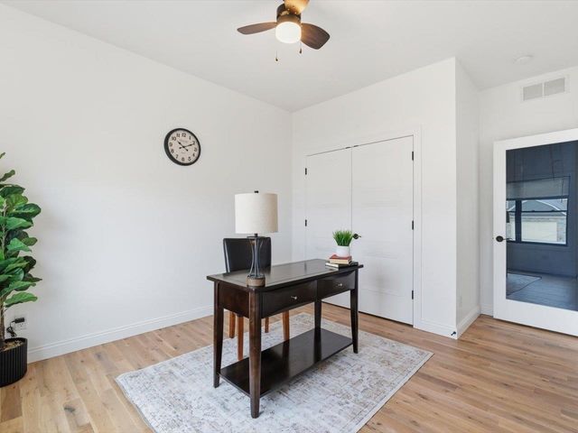 6817 Timber Court, Bettendorf, IA 52722