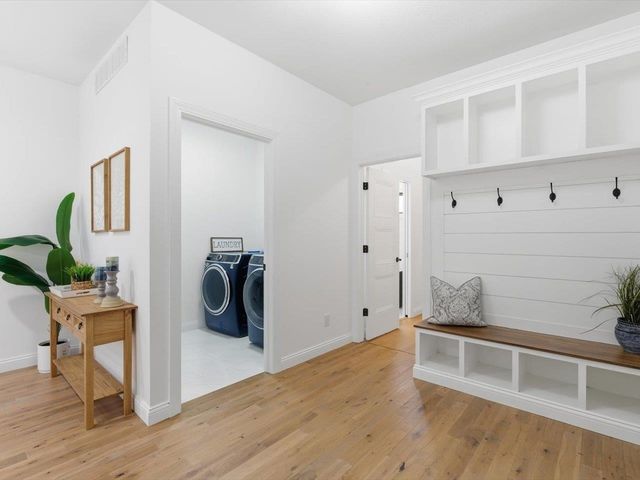 6817 Timber Court, Bettendorf, IA 52722