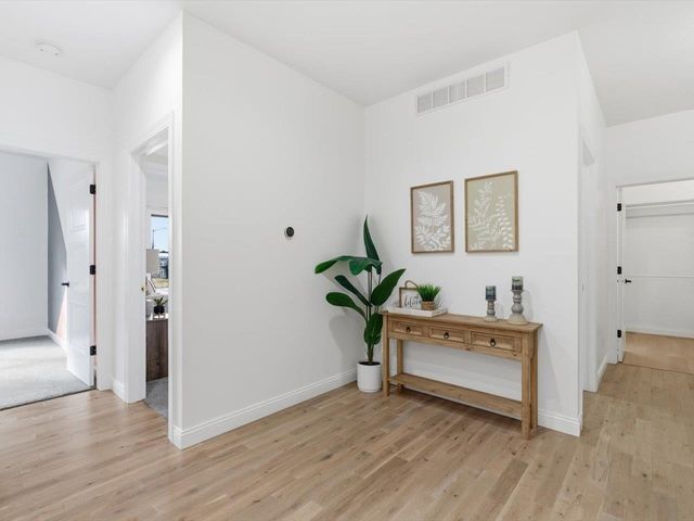 6817 Timber Court, Bettendorf, IA 52722