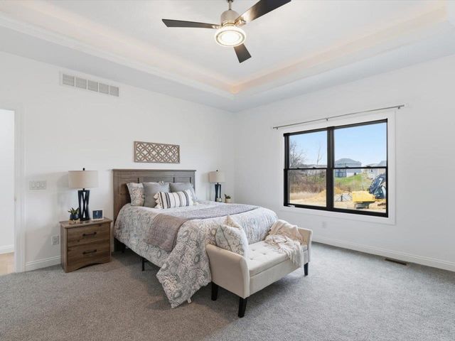 6817 Timber Court, Bettendorf, IA 52722