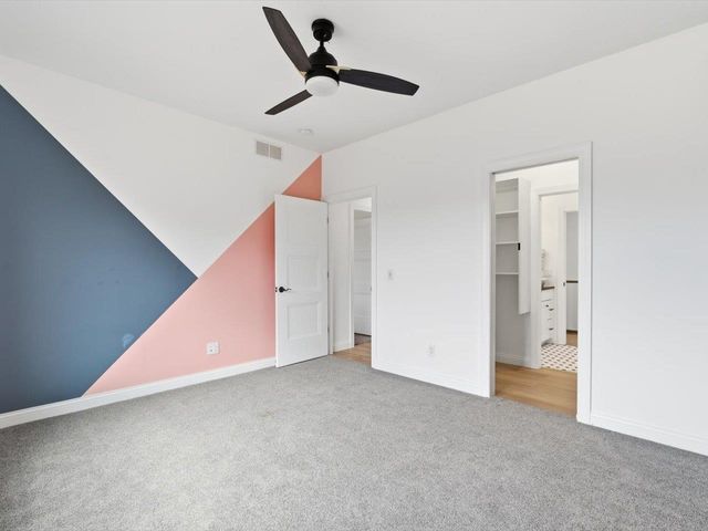 6817 Timber Court, Bettendorf, IA 52722