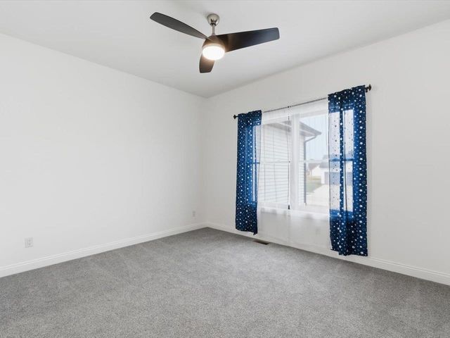 6817 Timber Court, Bettendorf, IA 52722