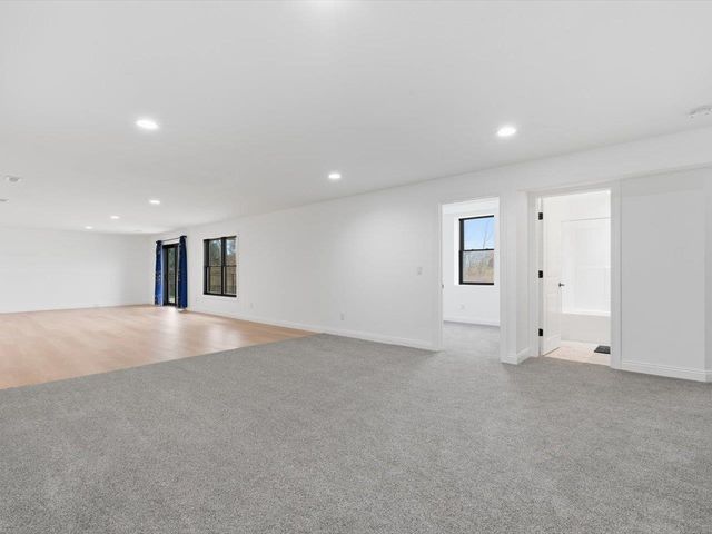 6817 Timber Court, Bettendorf, IA 52722