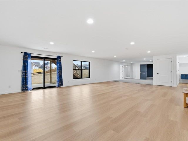 6817 Timber Court, Bettendorf, IA 52722