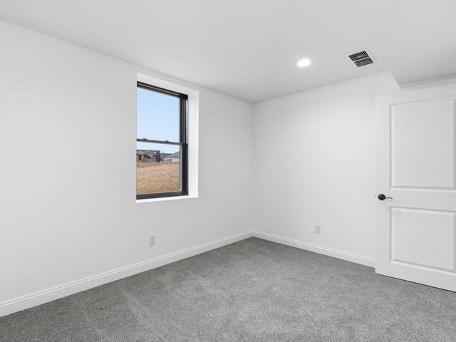 6817 Timber Court, Bettendorf, IA 52722