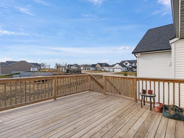 6817 Timber Court, Bettendorf, IA 52722