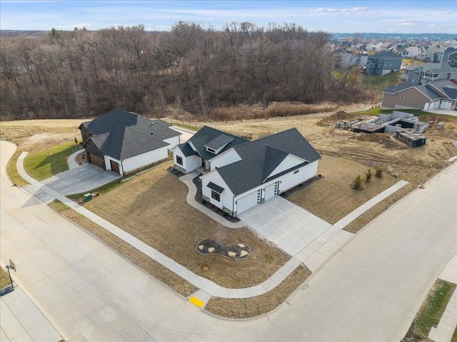 6817 Timber Court, Bettendorf, IA 52722