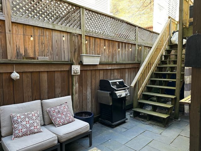 92 Green St 1, Boston, MA 02129