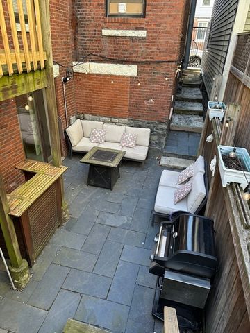 92 Green St 1, Boston, MA 02129