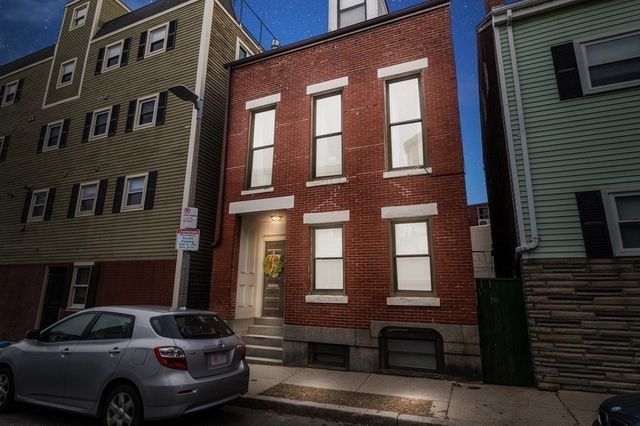 92 Green St 1, Boston, MA 02129