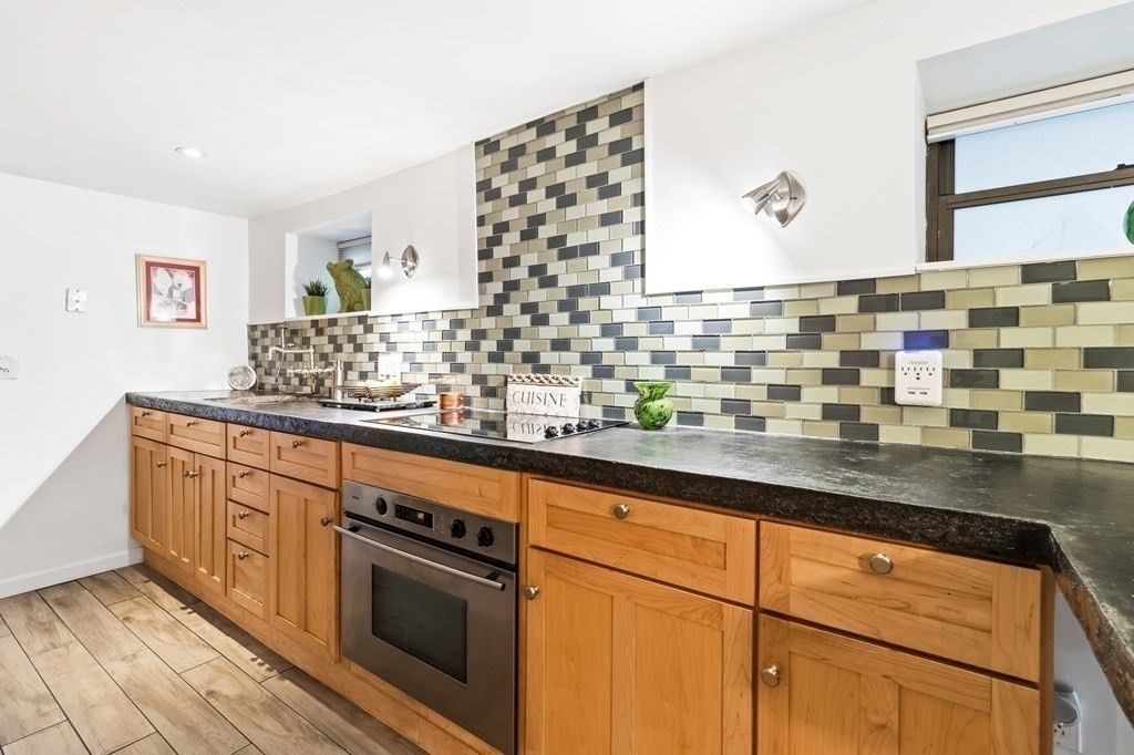92 Green St 1, Boston, MA 02129