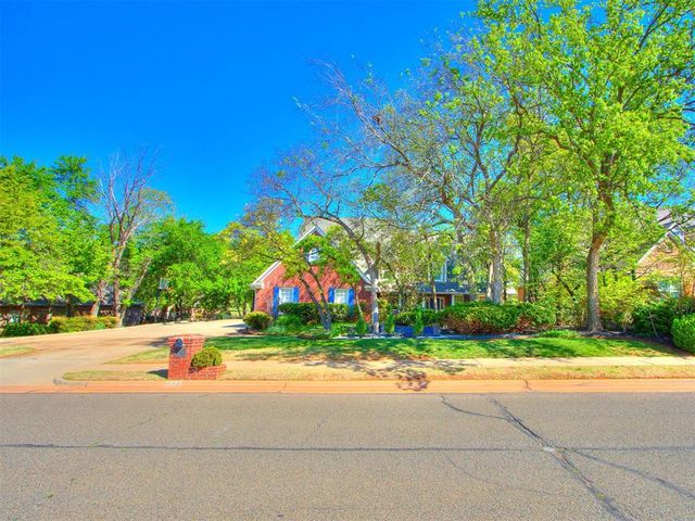 433 Hollowdale, Edmond, OK 73003