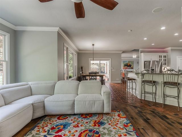 433 Hollowdale, Edmond, OK 73003