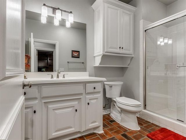 433 Hollowdale, Edmond, OK 73003