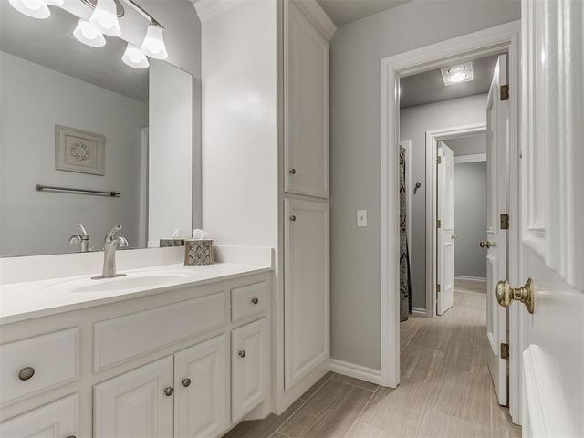 433 Hollowdale, Edmond, OK 73003